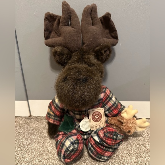 Boyds - Plush Moose with Plaid Pajamas - Picture 2 of 9